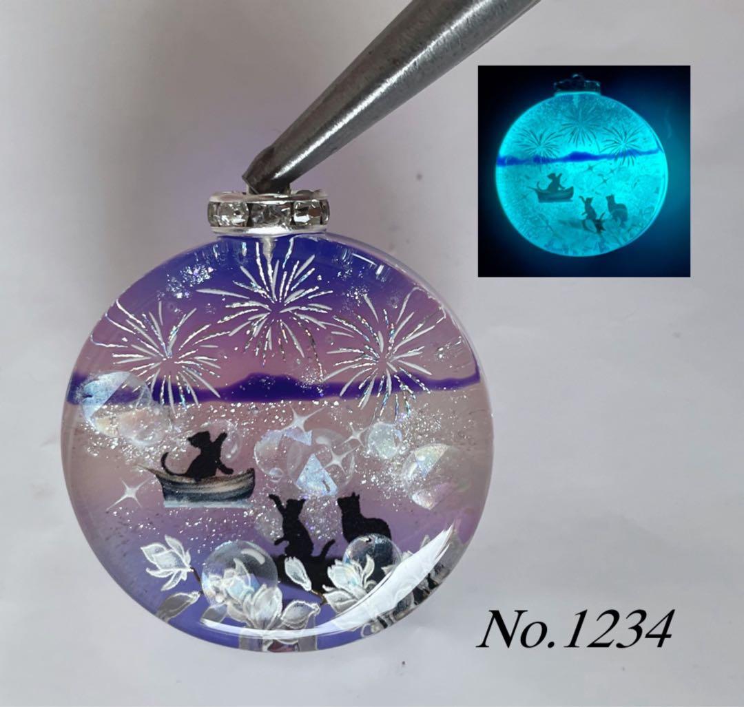 RUKURUKU/レジン/海辺の子猫達　蓄光　オルゴナイトキーホルダー