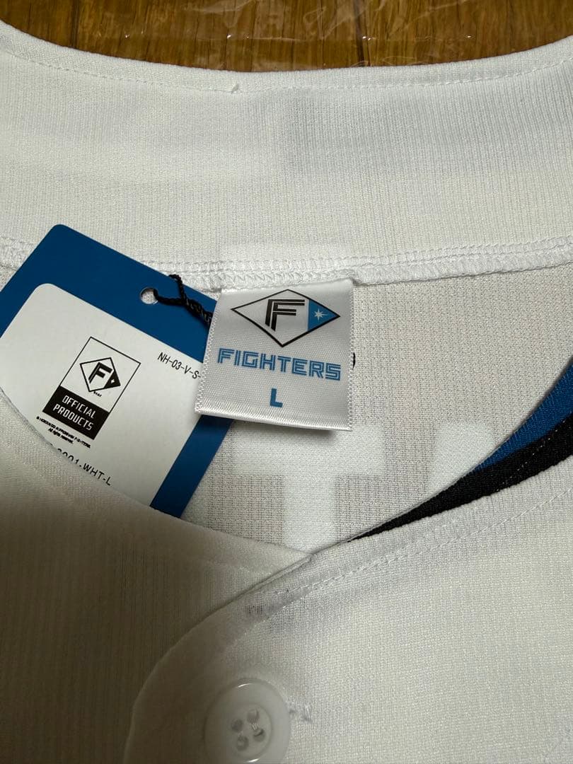 日本ハムファイターズ　レプリカユニフォーム　達孝太選手　直筆サイン入り