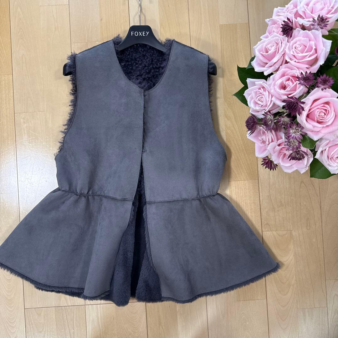 リバーシブル　ジレ　フェイクファー　ムートン　ダークグレー ノースリーブベスト