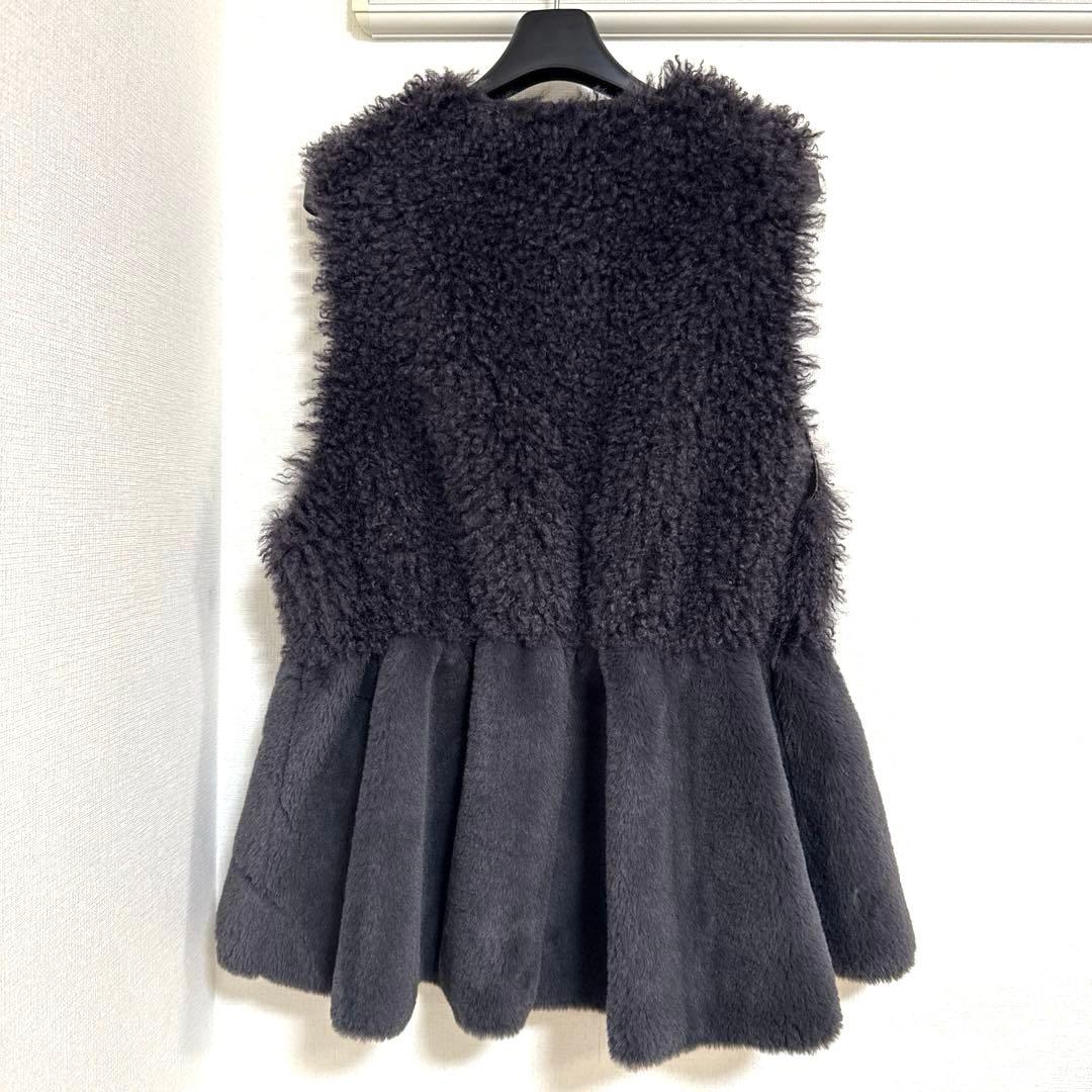 リバーシブル　ジレ　フェイクファー　ムートン　ダークグレー ノースリーブベスト