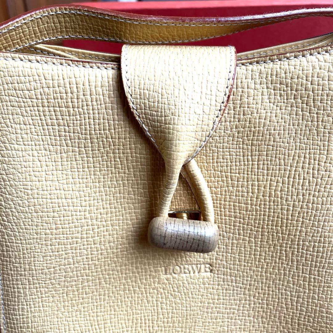 LOEWE イエロー レザー ショルダーバッグ