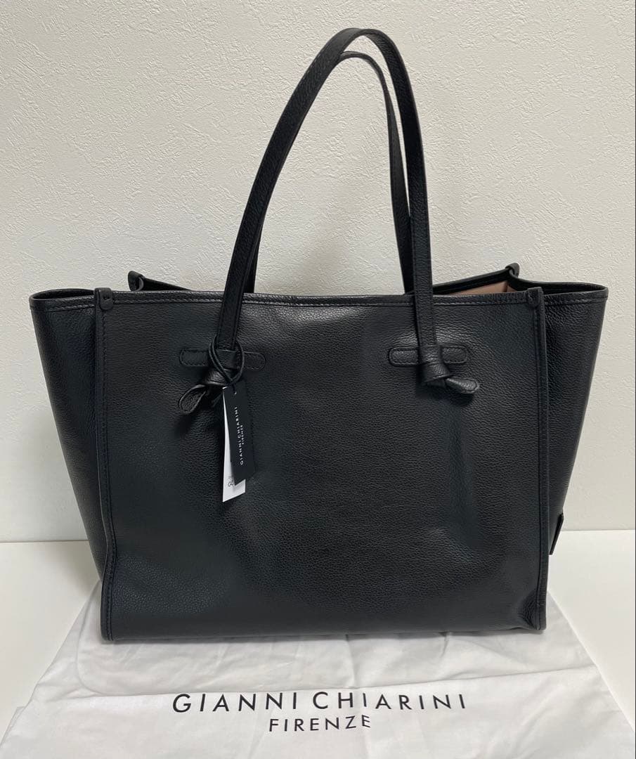 【美品】ジャンニキャリーニ マルチェッラ オール レザートートバッグ ブラック