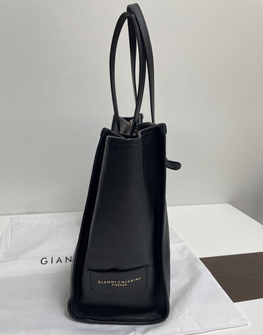 【美品】ジャンニキャリーニ マルチェッラ オール レザートートバッグ ブラック
