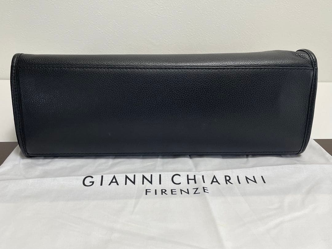 【美品】ジャンニキャリーニ マルチェッラ オール レザートートバッグ ブラック