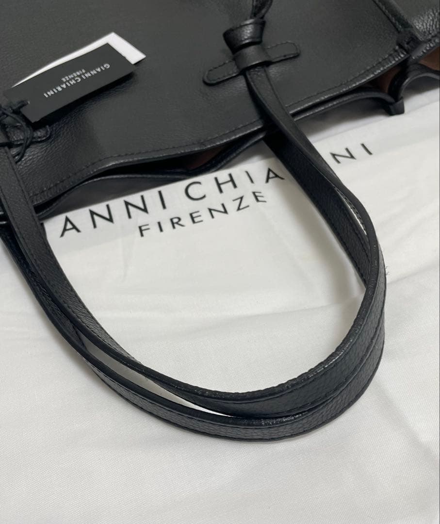 【美品】ジャンニキャリーニ マルチェッラ オール レザートートバッグ ブラック