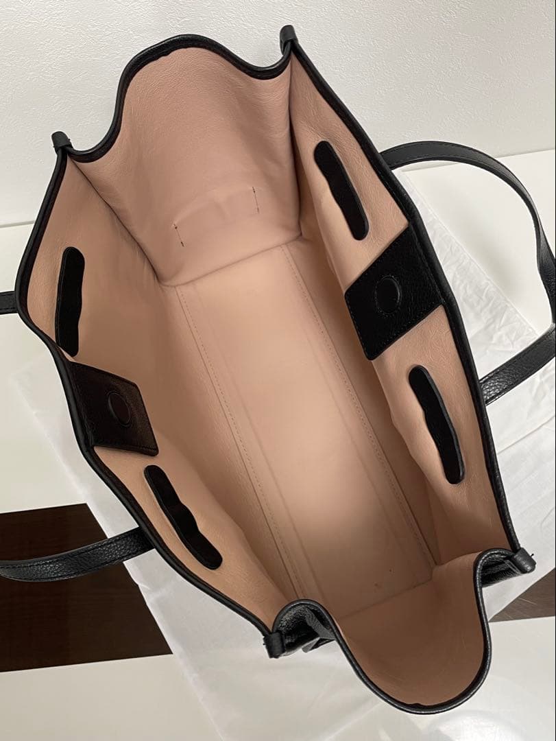 【美品】ジャンニキャリーニ マルチェッラ オール レザートートバッグ ブラック