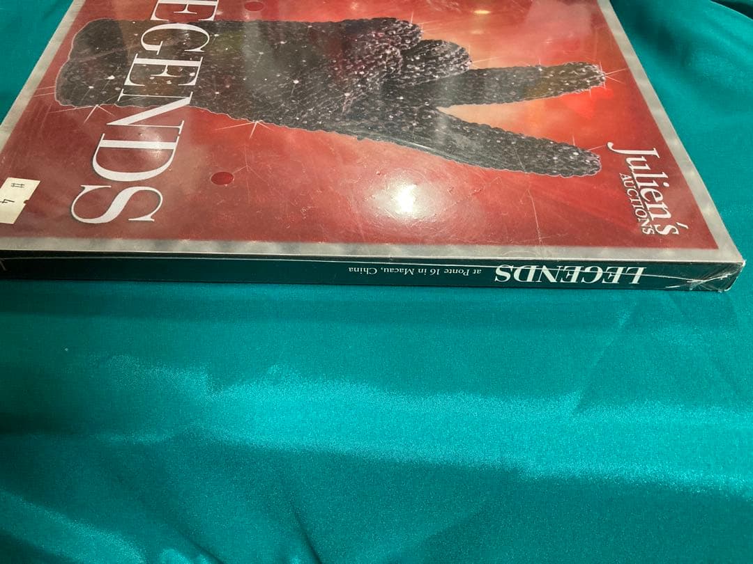 Julien's AUCTIONS 【LEGENDS】です