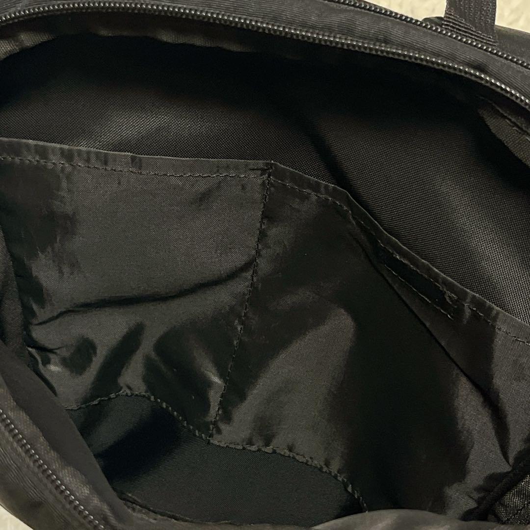 極美品　DESCENTE デイパック バックパック リュック 黒