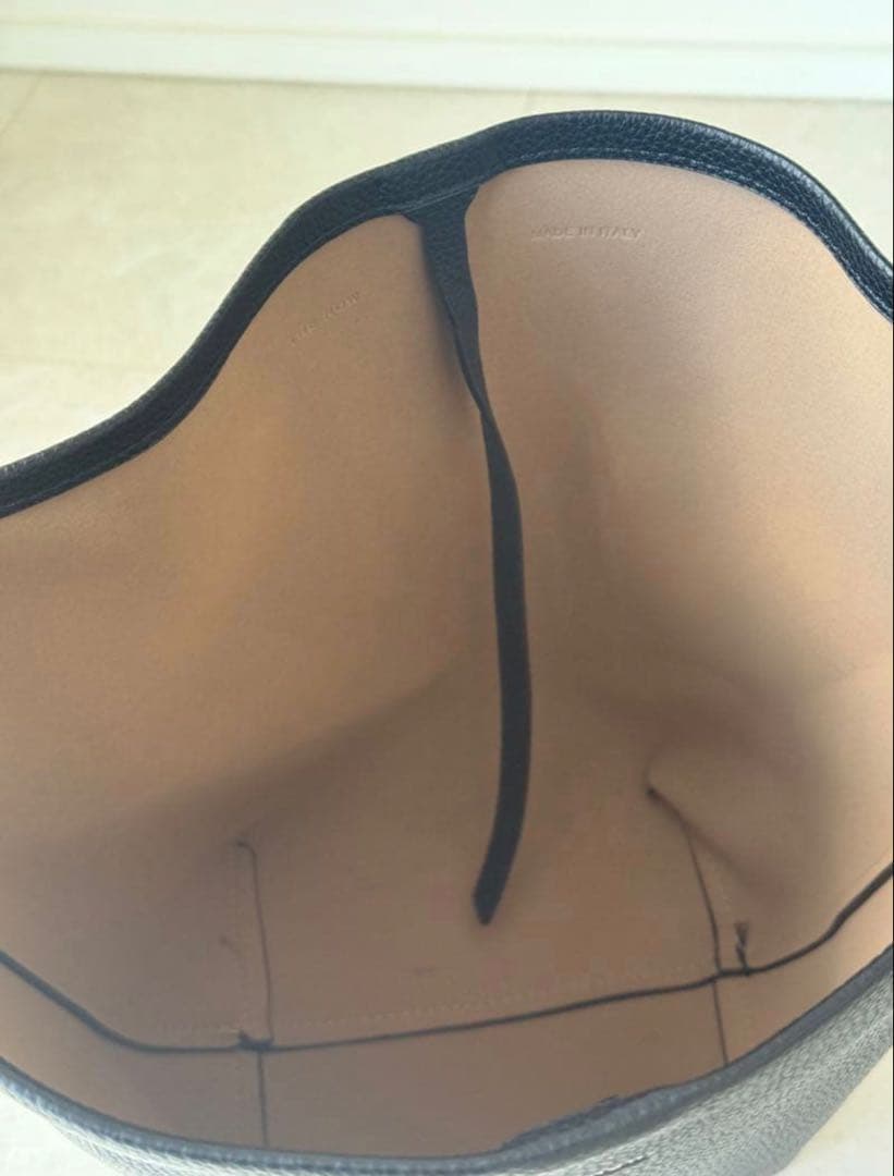 久々出品＊新品未使用＊【ブラックトートバッグ THEROW ロゴ付き】