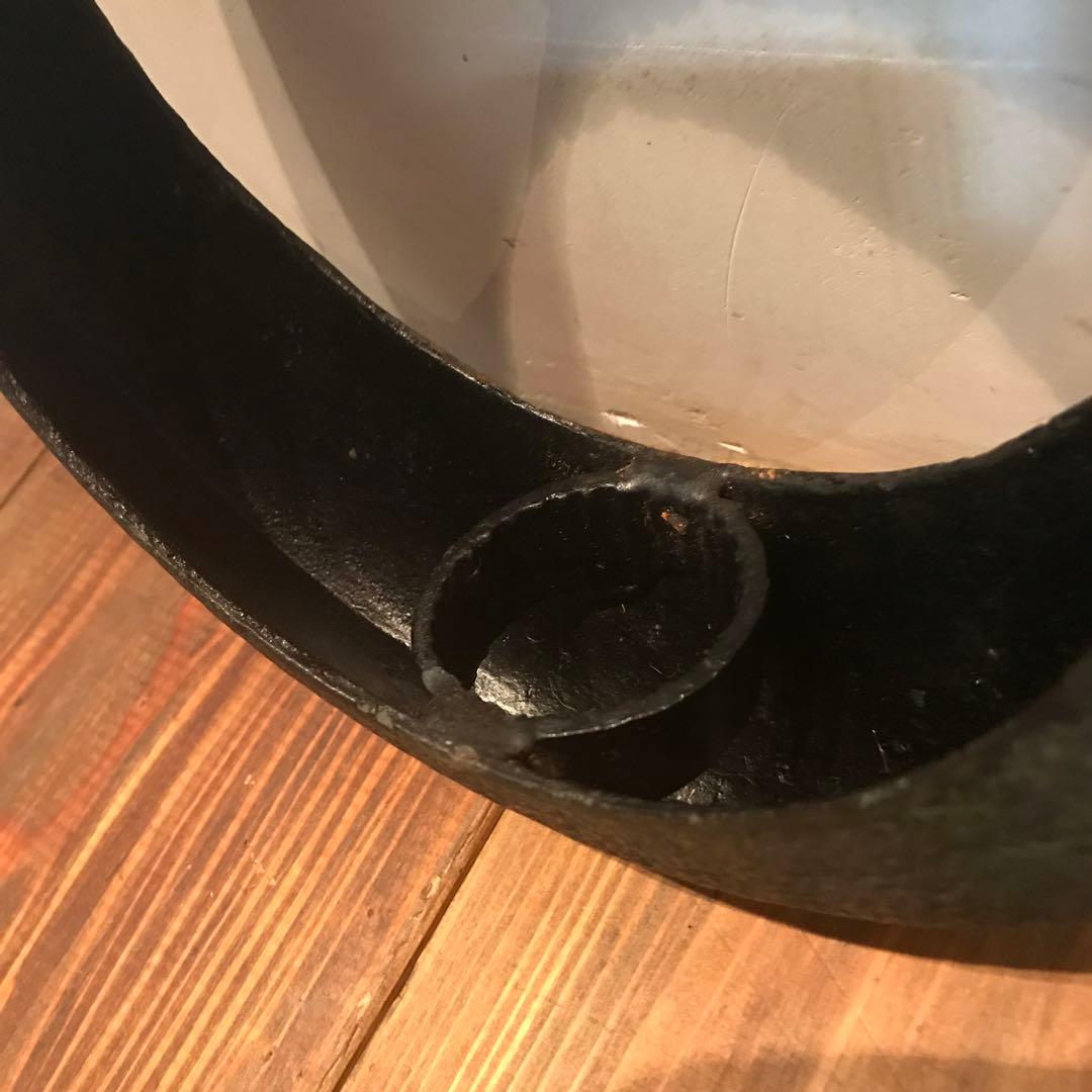 美品　金属製　花器　吊るし　満月型　 落ち着いたデザインが上品な　花道