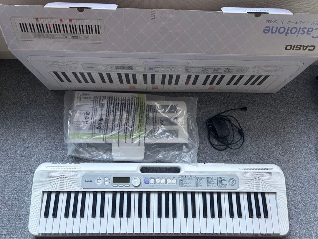 美品 2023年製 CASIO LK-330 光ナビゲーションキーボード 61鍵