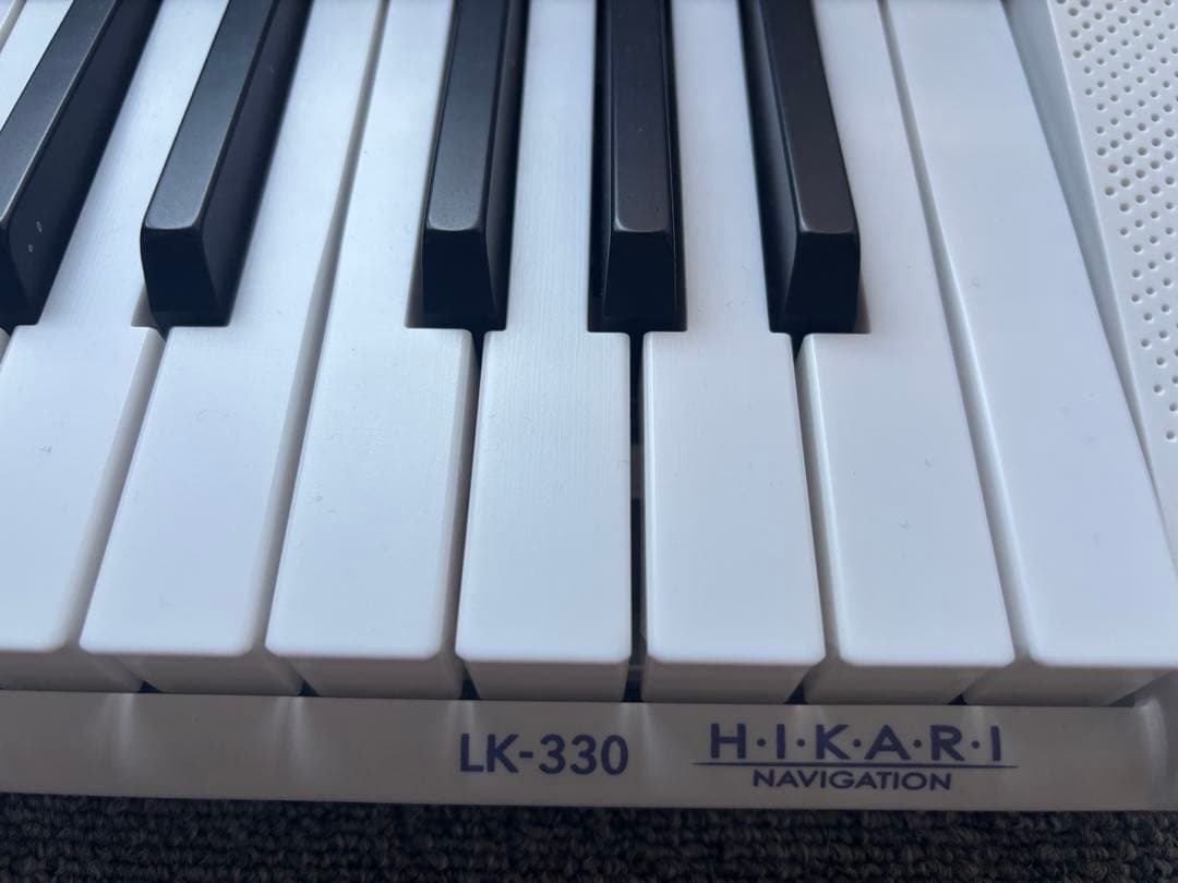 美品 2023年製 CASIO LK-330 光ナビゲーションキーボード 61鍵