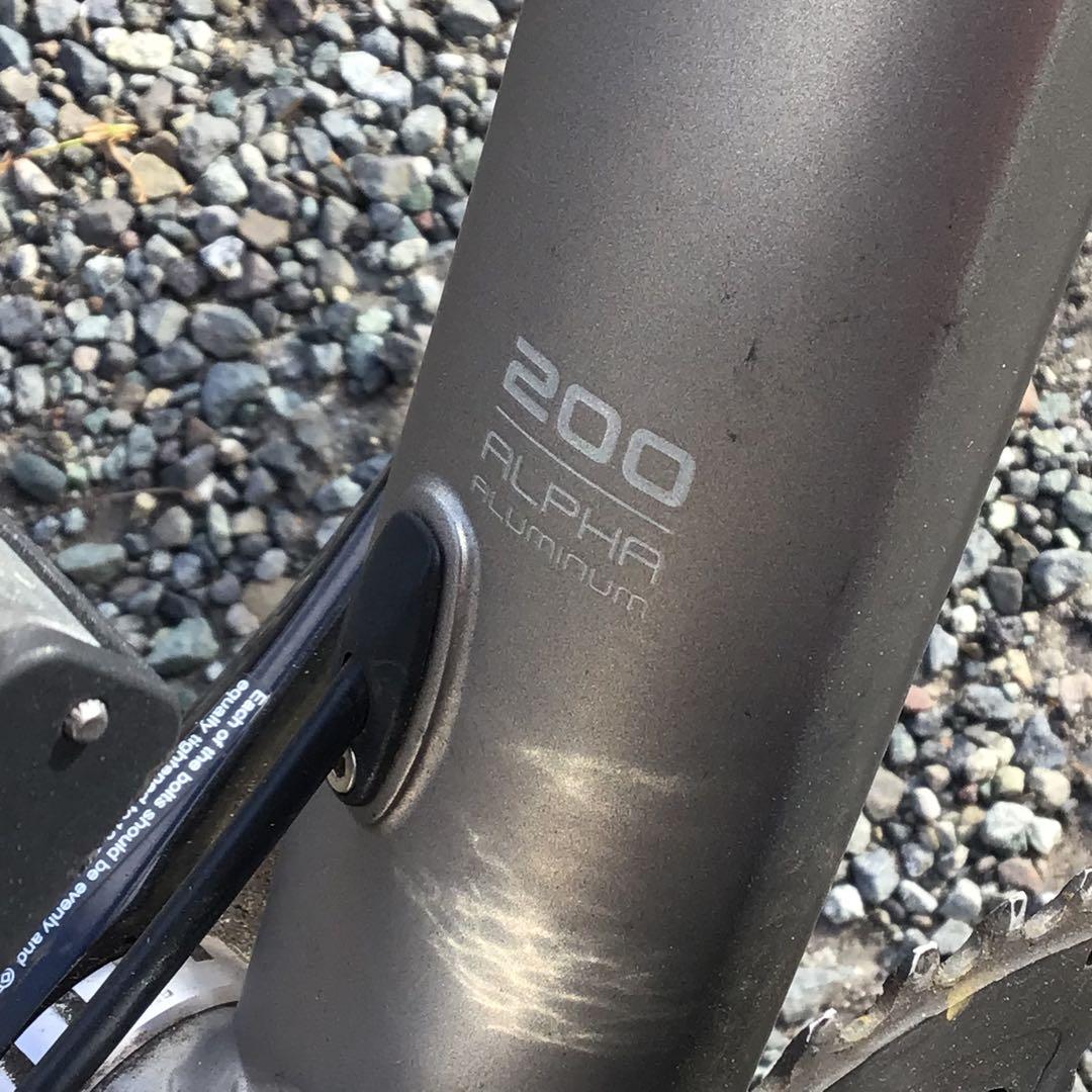 Trek FX 4 クロスバイク グレー