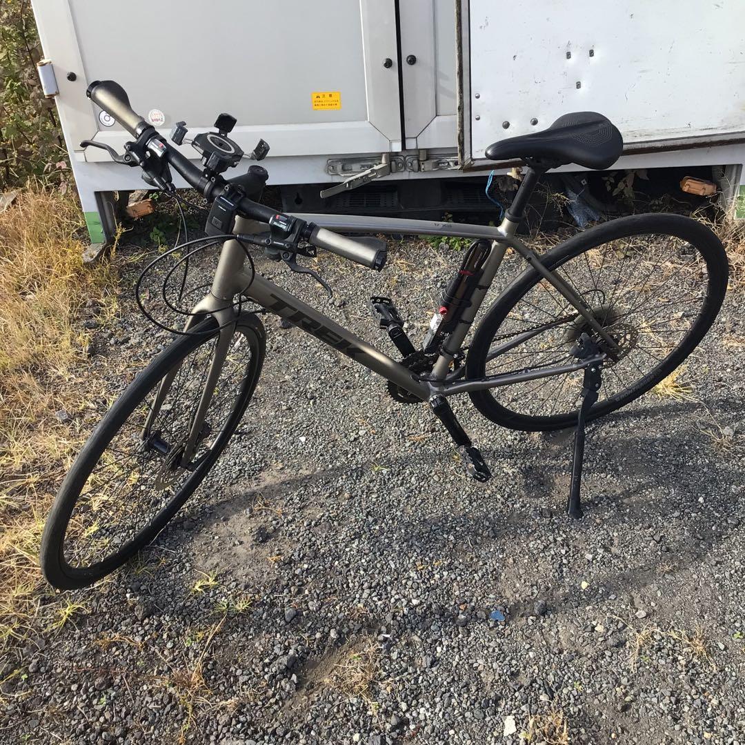 Trek FX 4 クロスバイク グレー