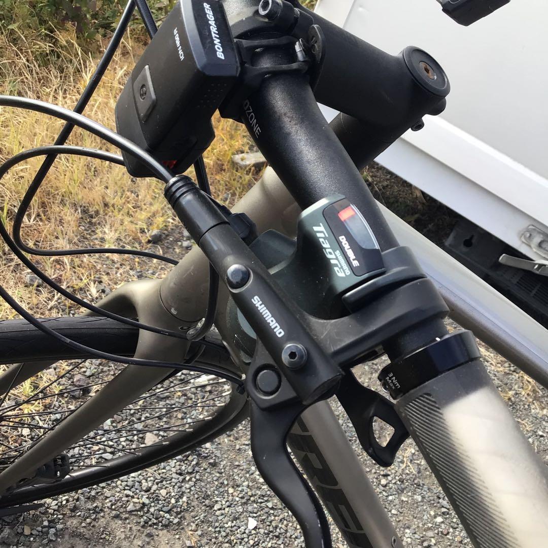 Trek FX 4 クロスバイク グレー