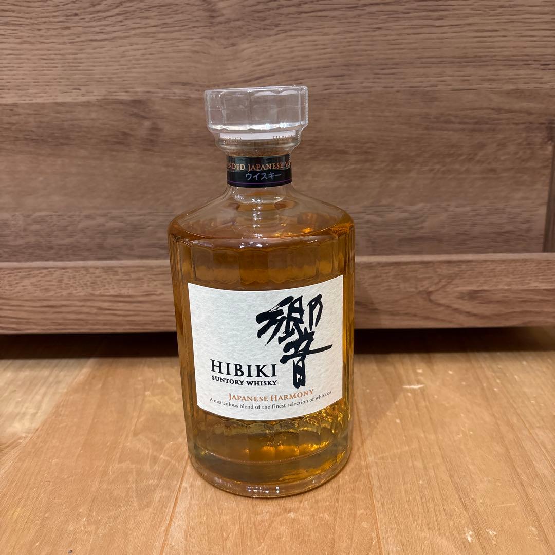 サントリー ウイスキー 響700ml 新品未開封 HIBIKI
