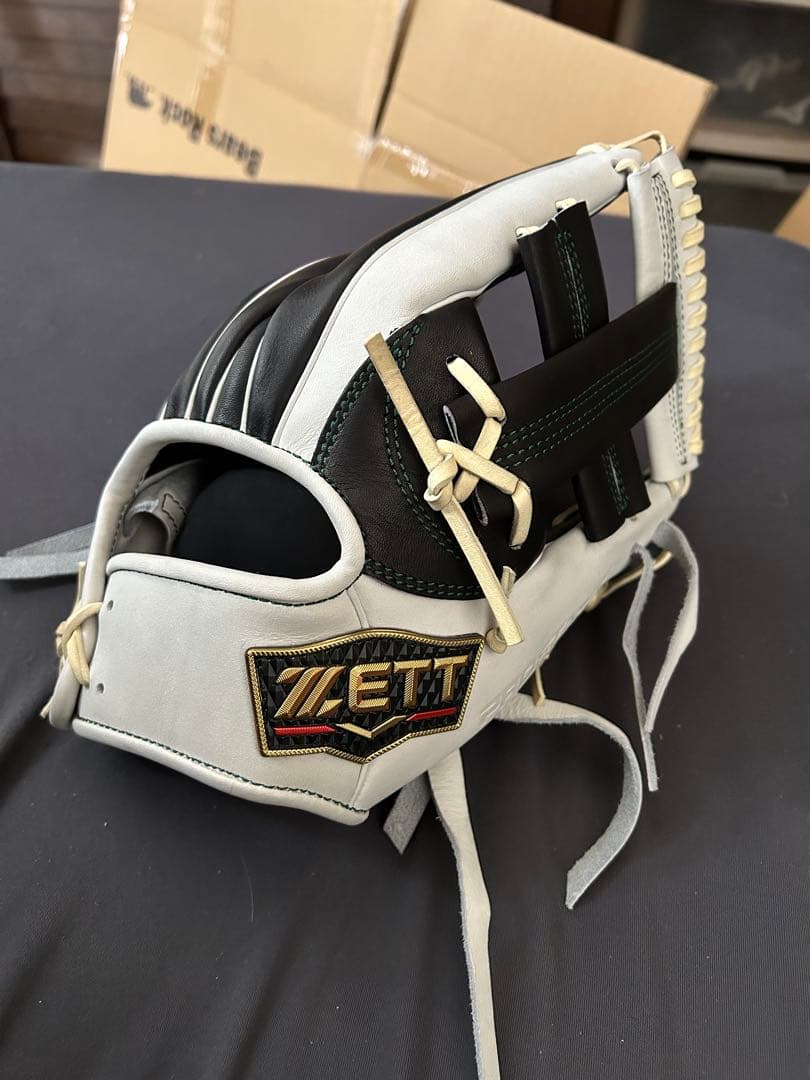 ZETT PROSTATUS軟式オーダー　内野　吉川モデル