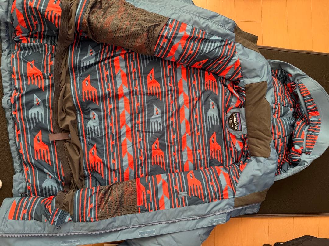 値下げ　patagoia スキー・スノボウェア 中綿入り 青緑