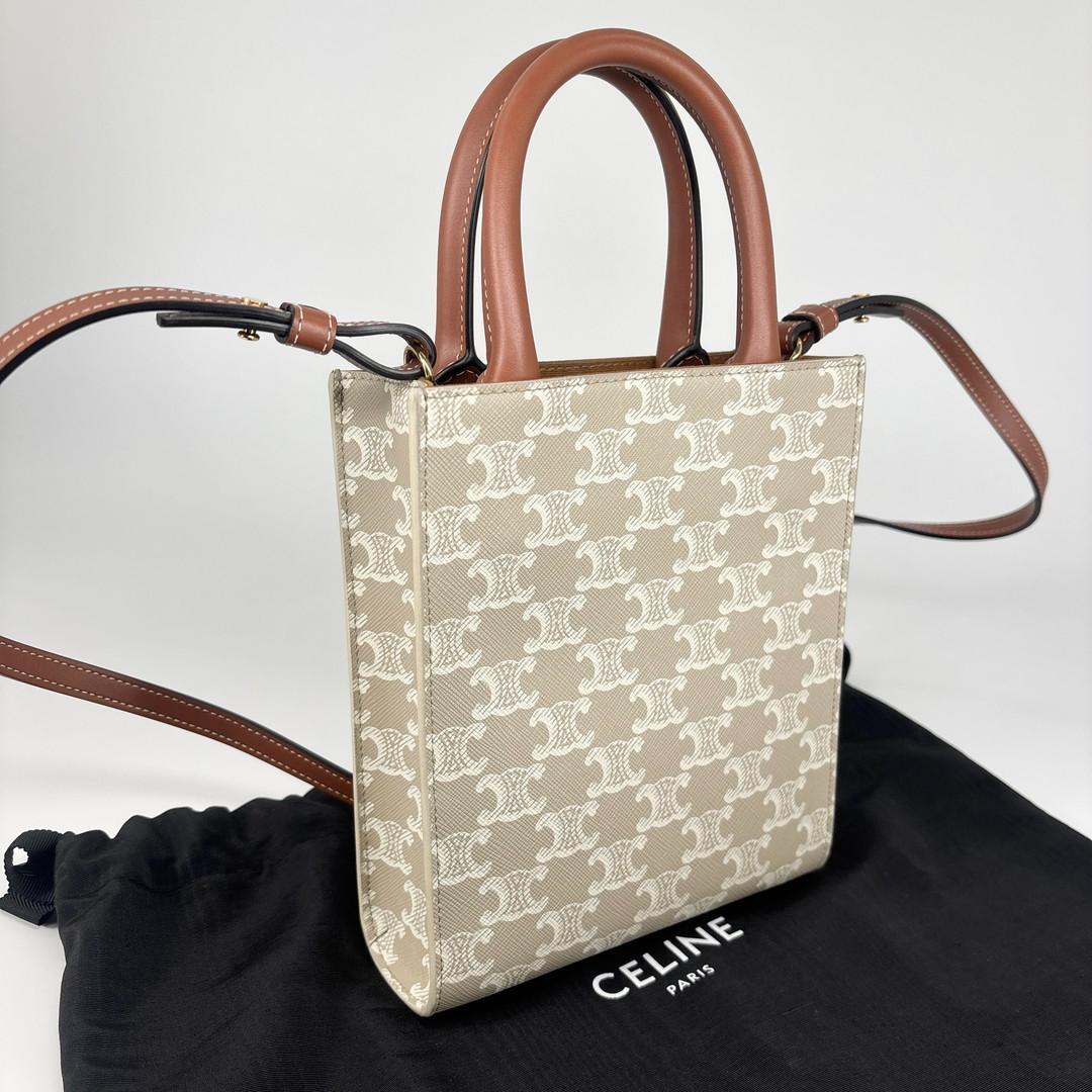 新品未使用 セリーヌ トリオンフ バーティカルカバ ショルダーバッグ レディース