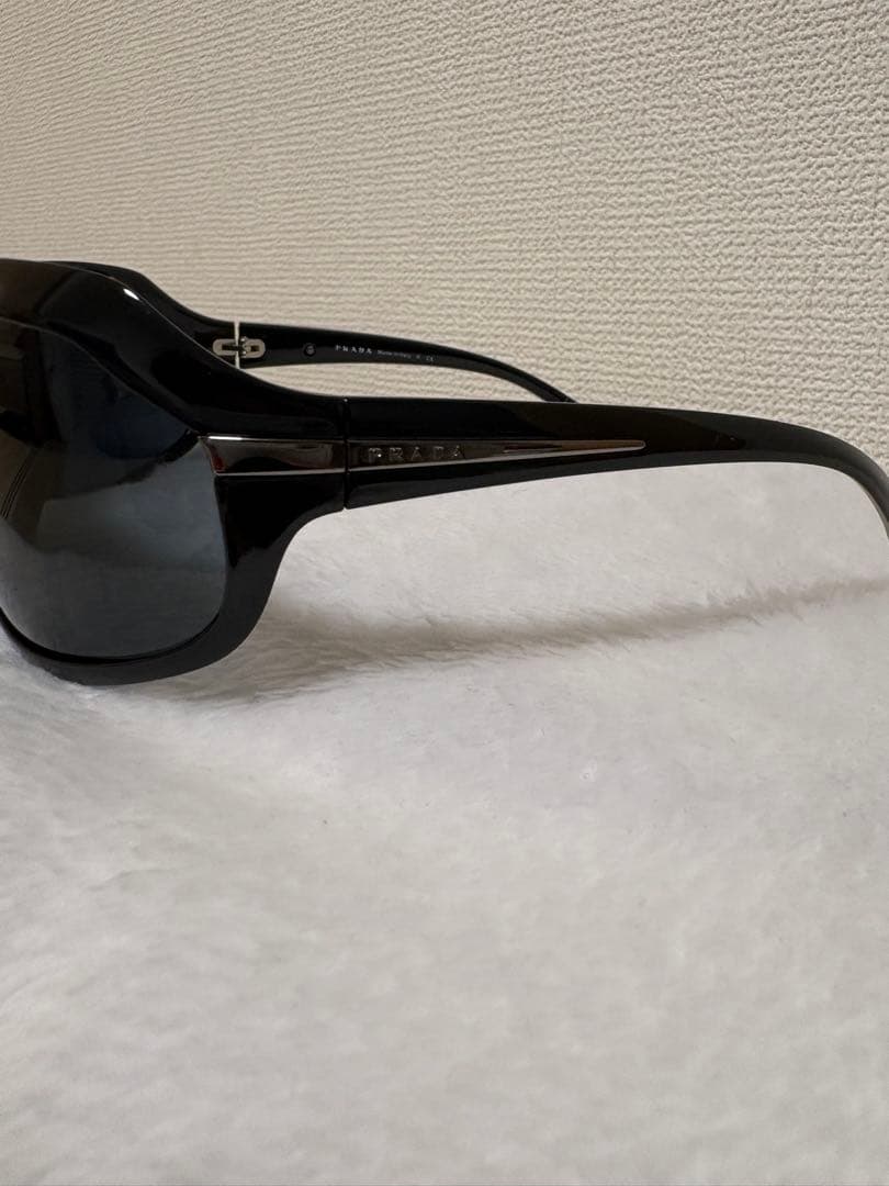 PRADA ブラック サングラス spr14g ガクト着用モデル　入手困難