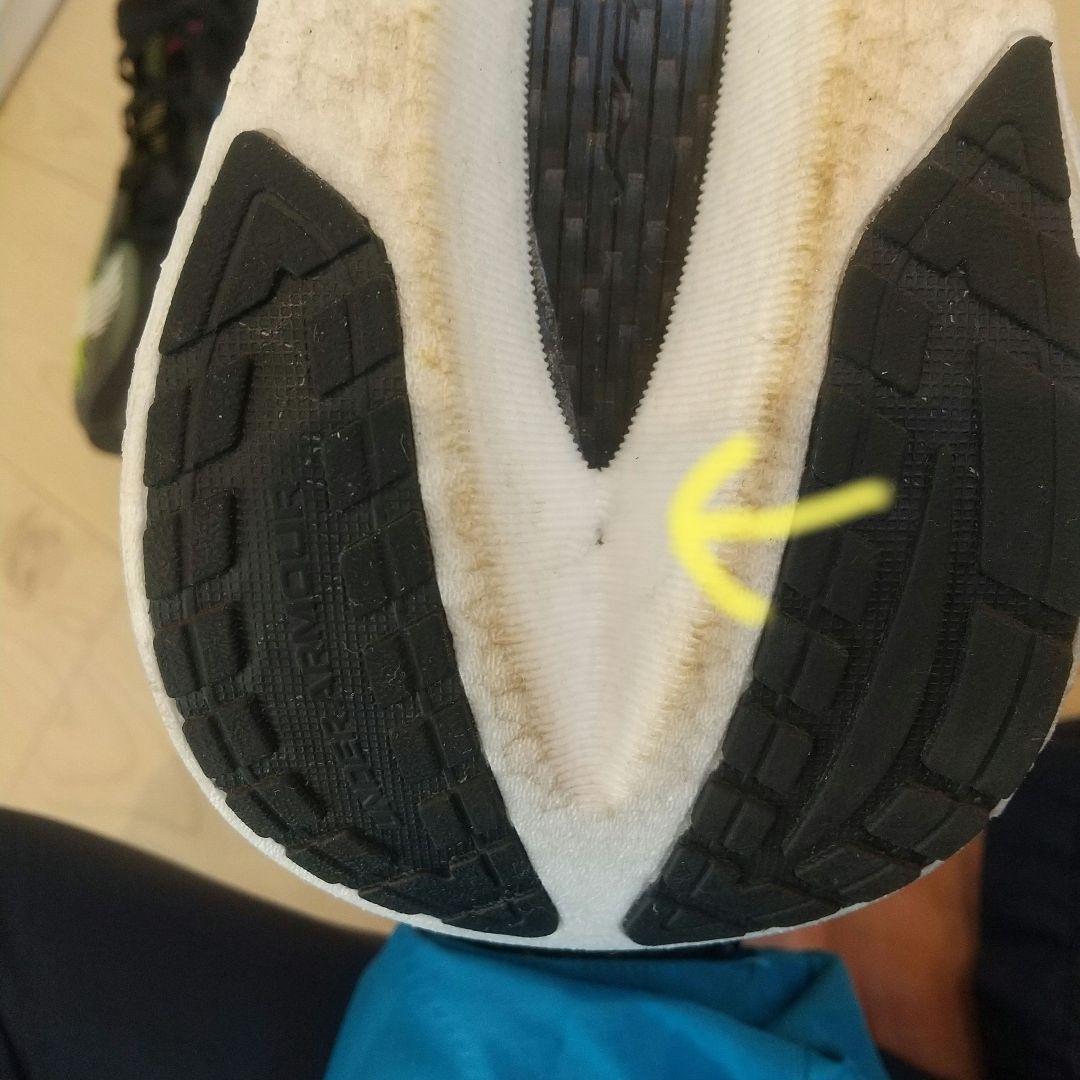 Under Armour UAベロシティ エリート3