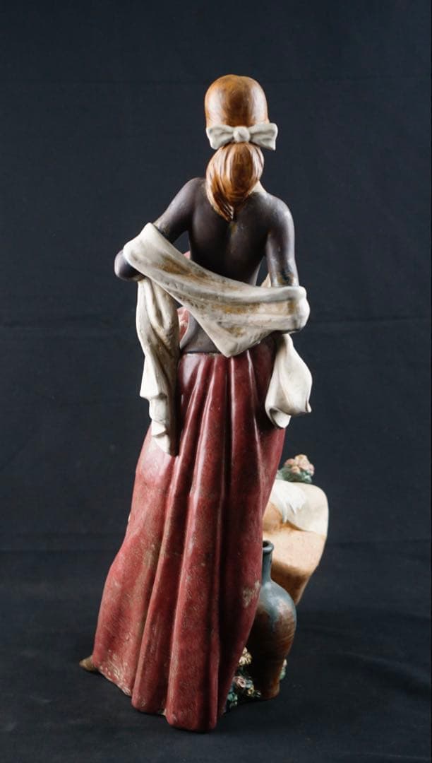 LLADRO 12070 リヤドロ「髪をすく姉妹」