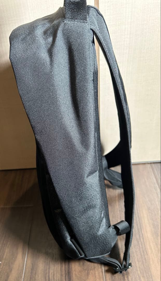 ほぼ新品✨アルパカ メトロバックパック 12ℓ✨おしゃれな最小軽量リュック