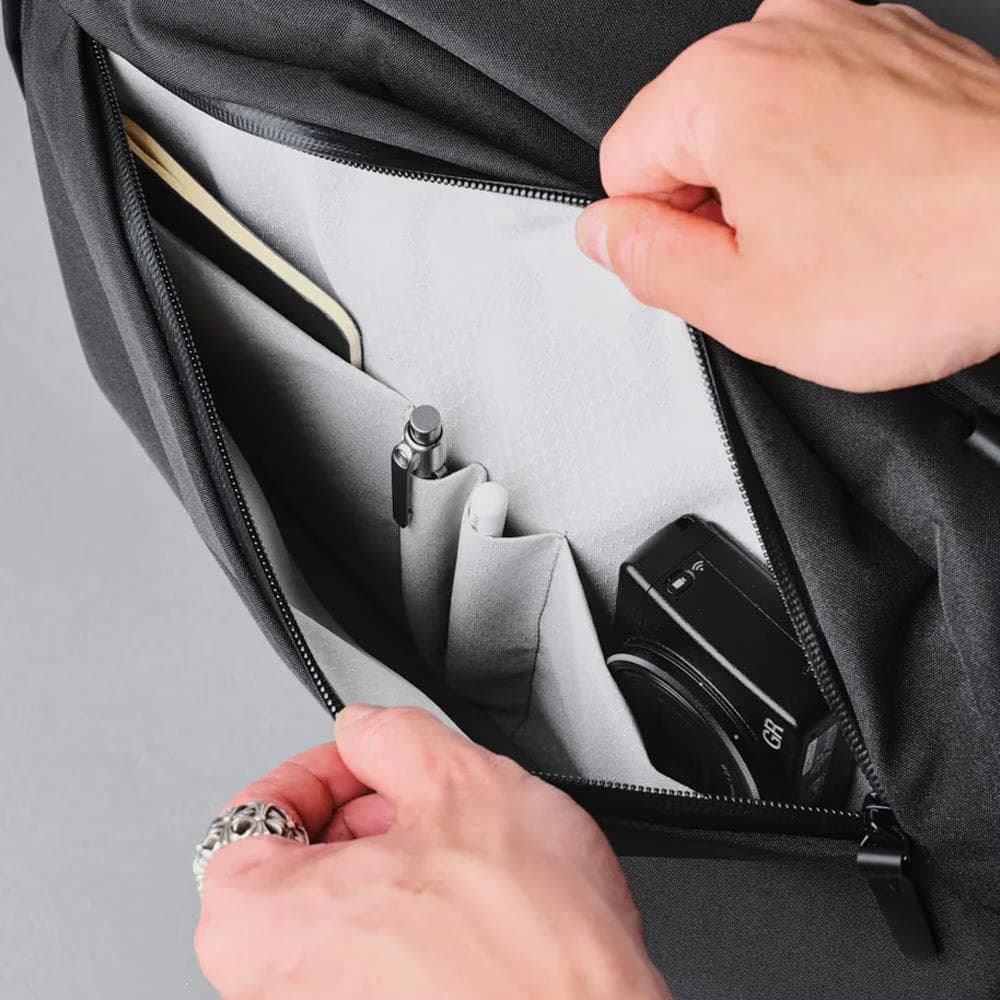 ほぼ新品✨アルパカ メトロバックパック 12ℓ✨おしゃれな最小軽量リュック