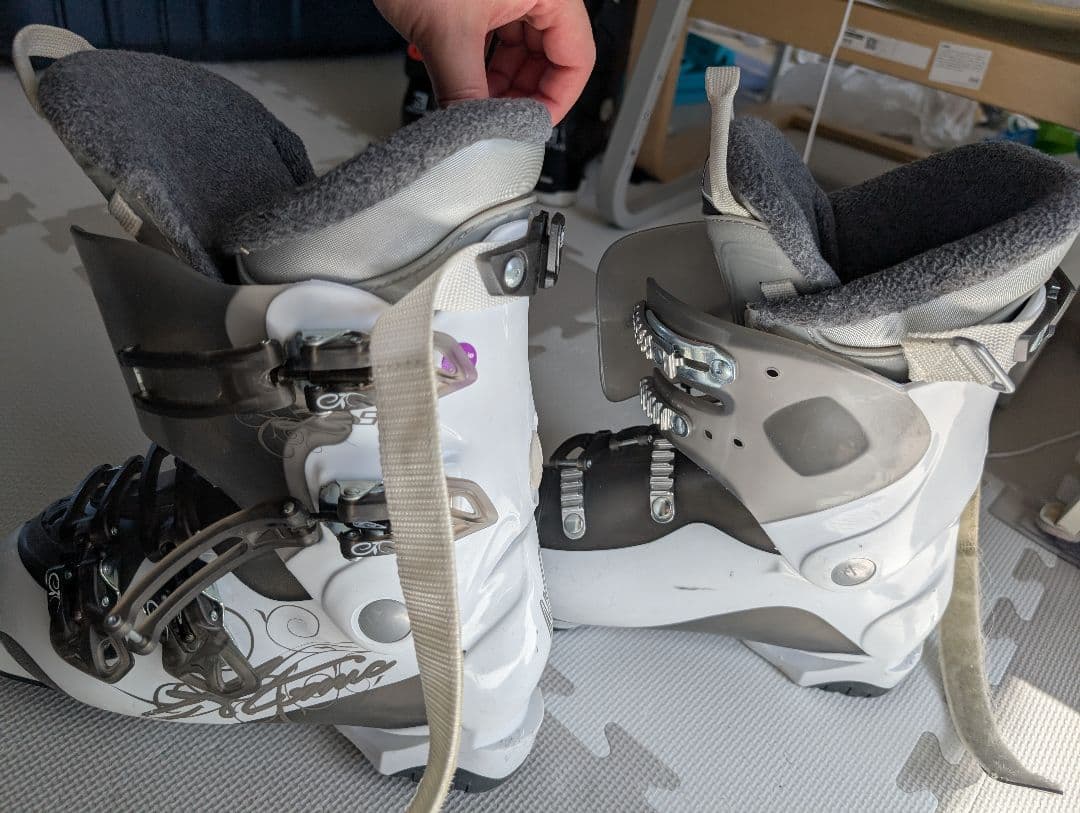 アトミックAtomic スキーブーツ SuperComfort 24.5/25