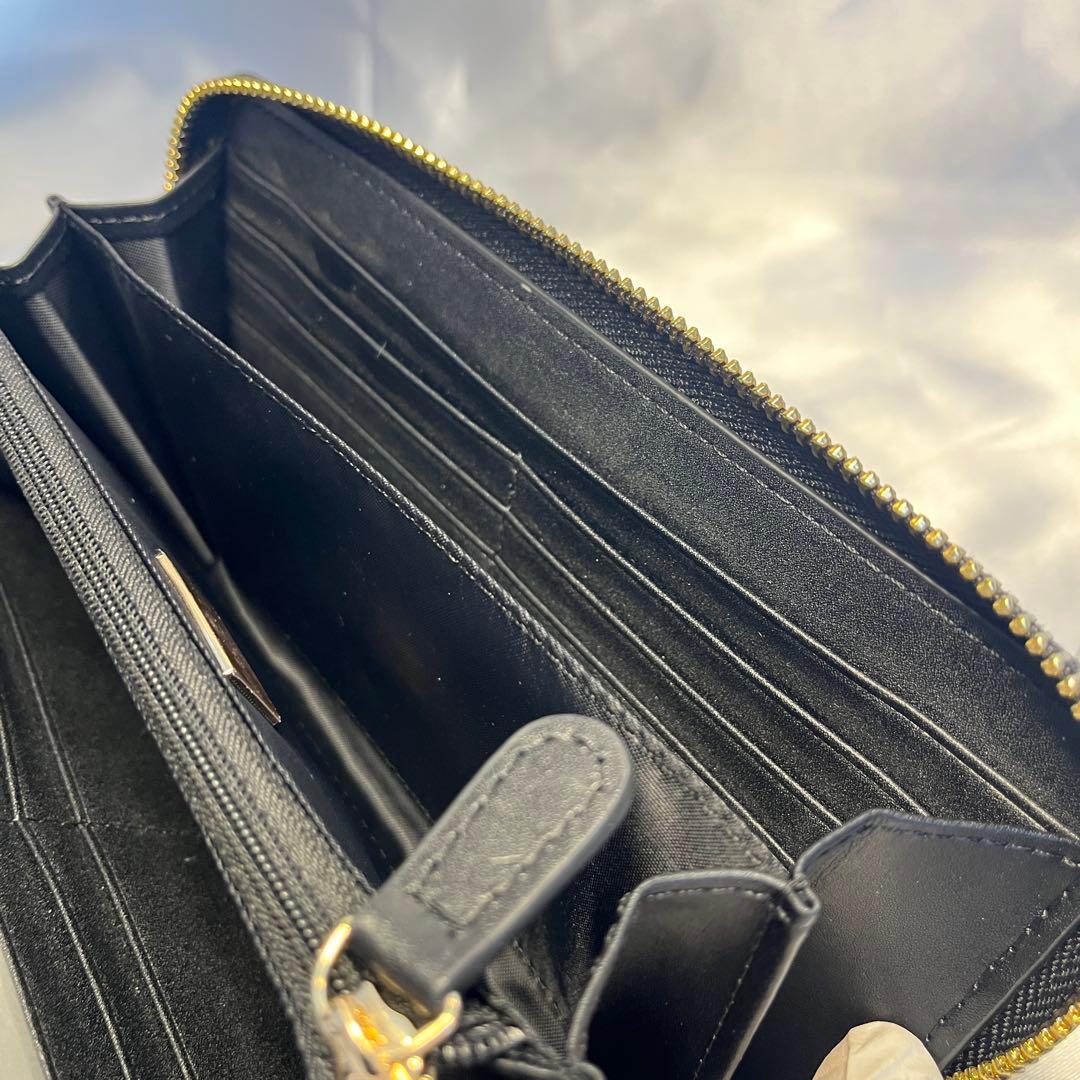 新品 Vivienne Westwood 黒 長財布 金色のオーブ