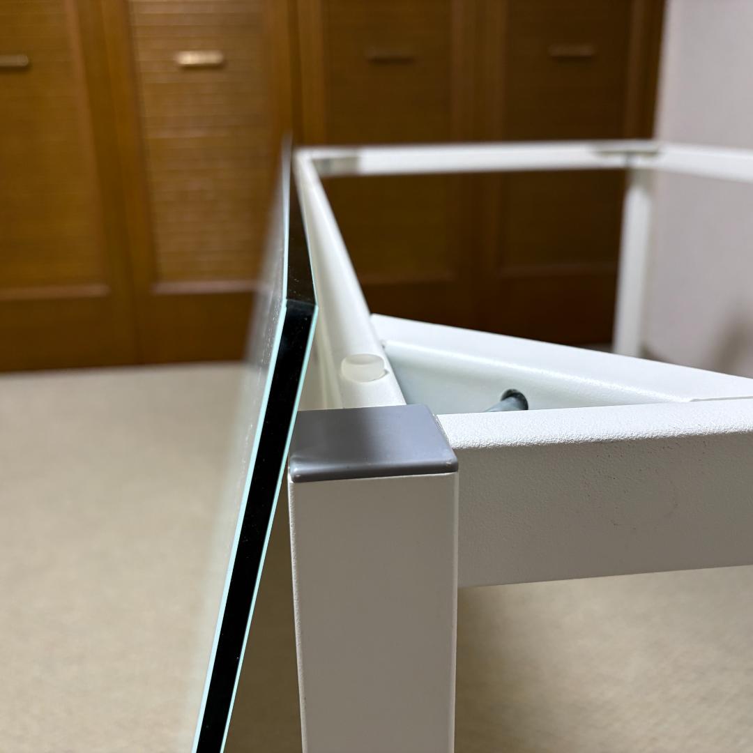 ガラス天板テーブル 150cm幅 奥行75cm ダイニングテーブル　白