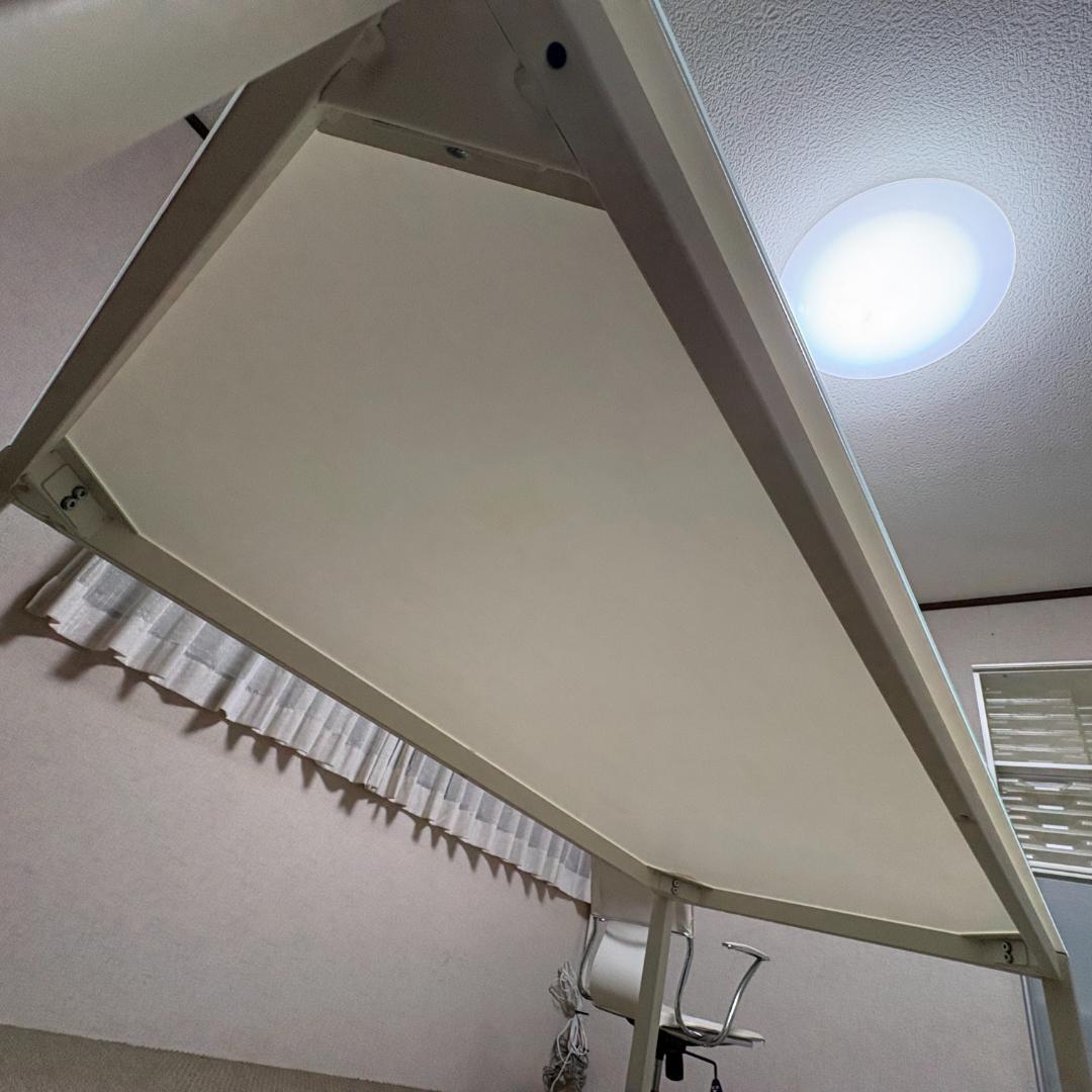 ガラス天板テーブル 150cm幅 奥行75cm ダイニングテーブル　白