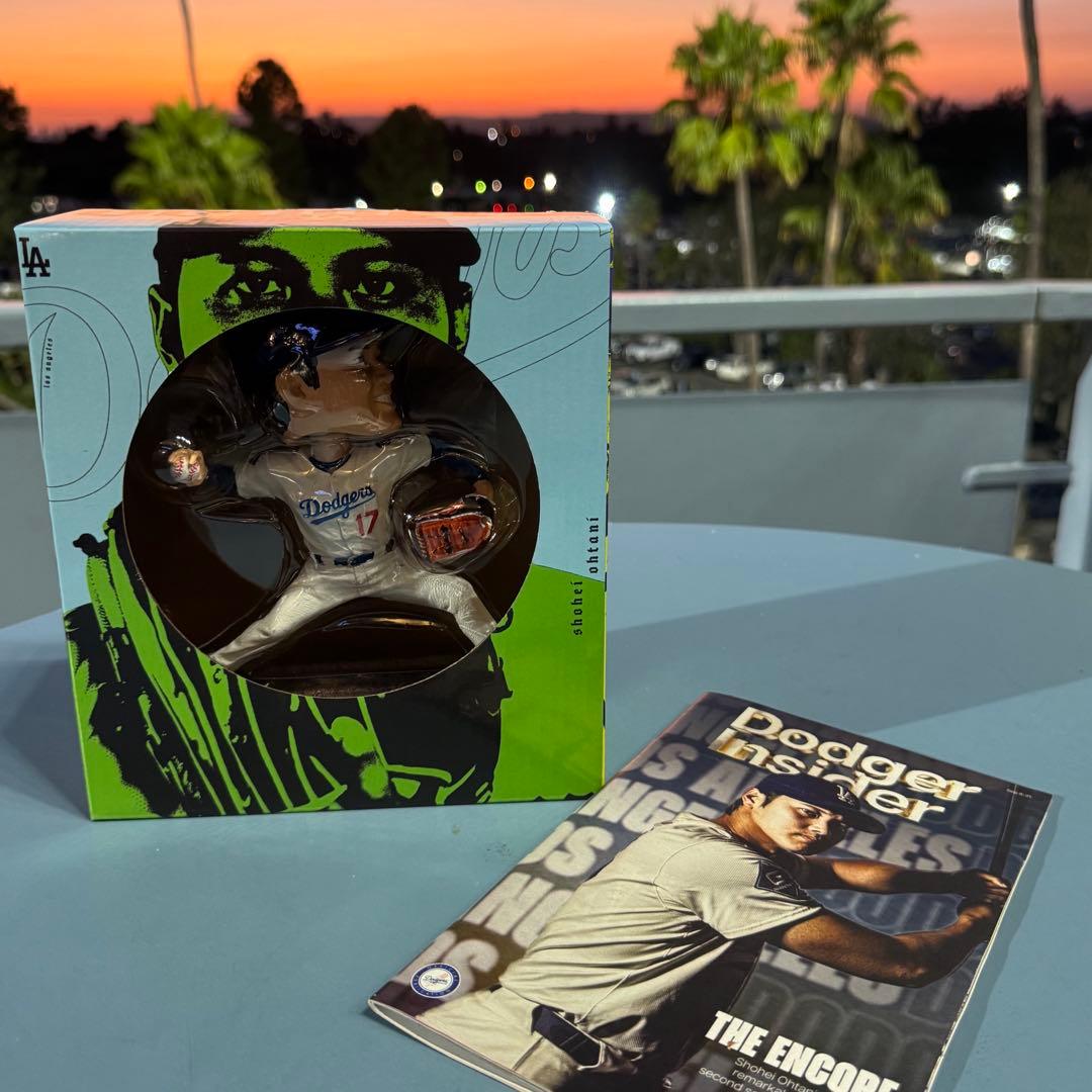 大谷翔平　ボブルヘッド　投手　ドジャース　来場者限定　スタジアム配布　冊子付