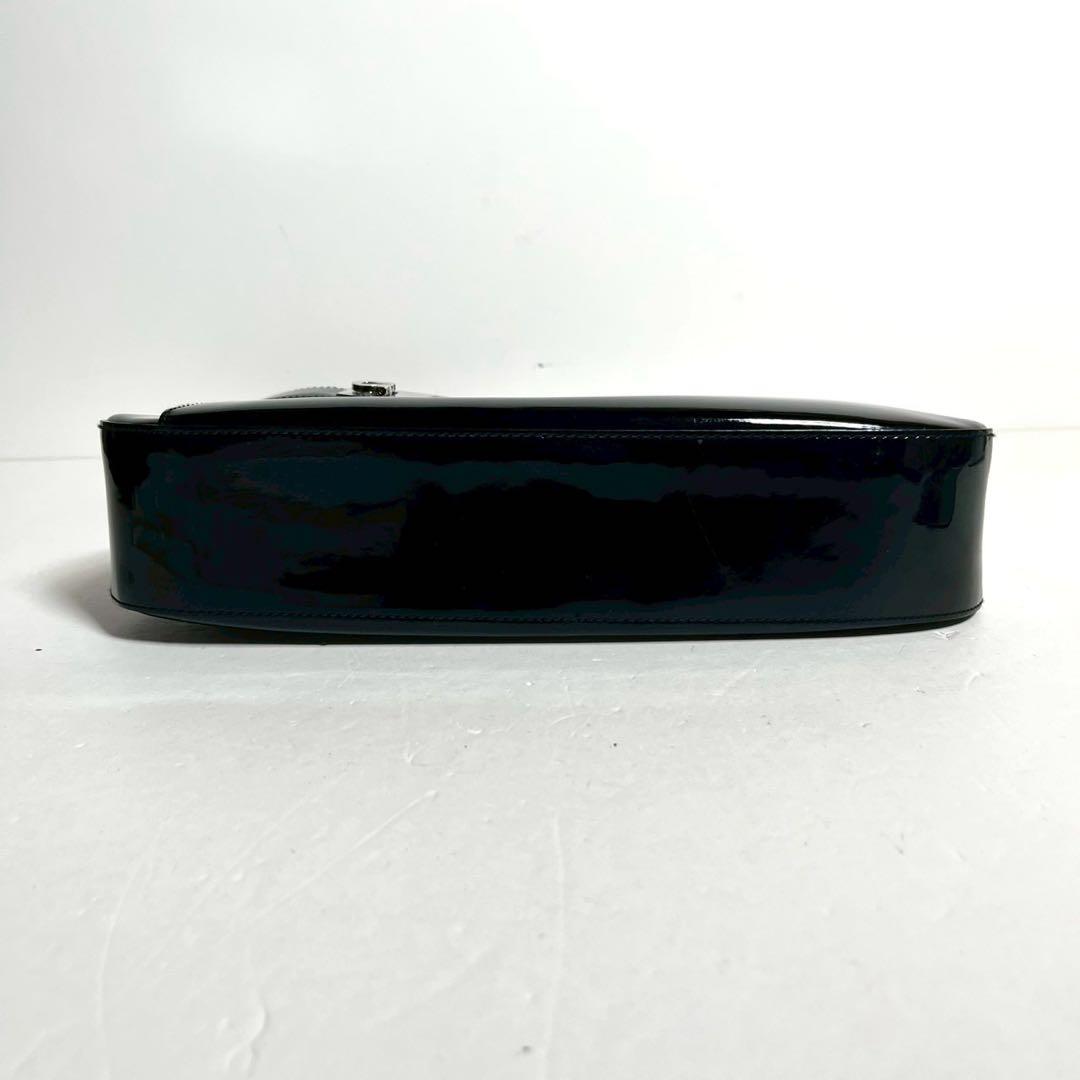 【極美品✨】フェラガモ ガンチーニ ホーボバッグ ワンショルダー レザー 黒