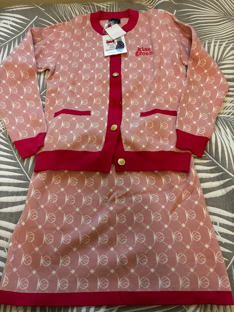 【新品】キスオンザグリーン　ニット上下セット