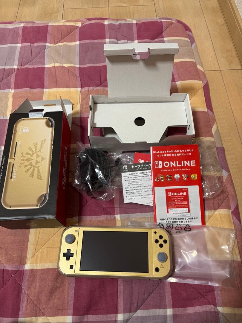 ニンテンドー　Switch スイッチ　ライト　ハイラルエディション