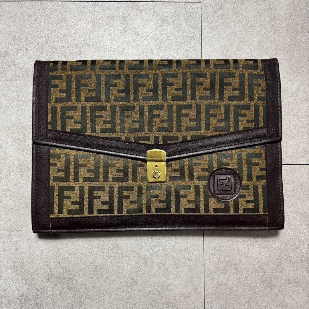 Fendi FFロゴパターン 鍵付き クラッチバッグ