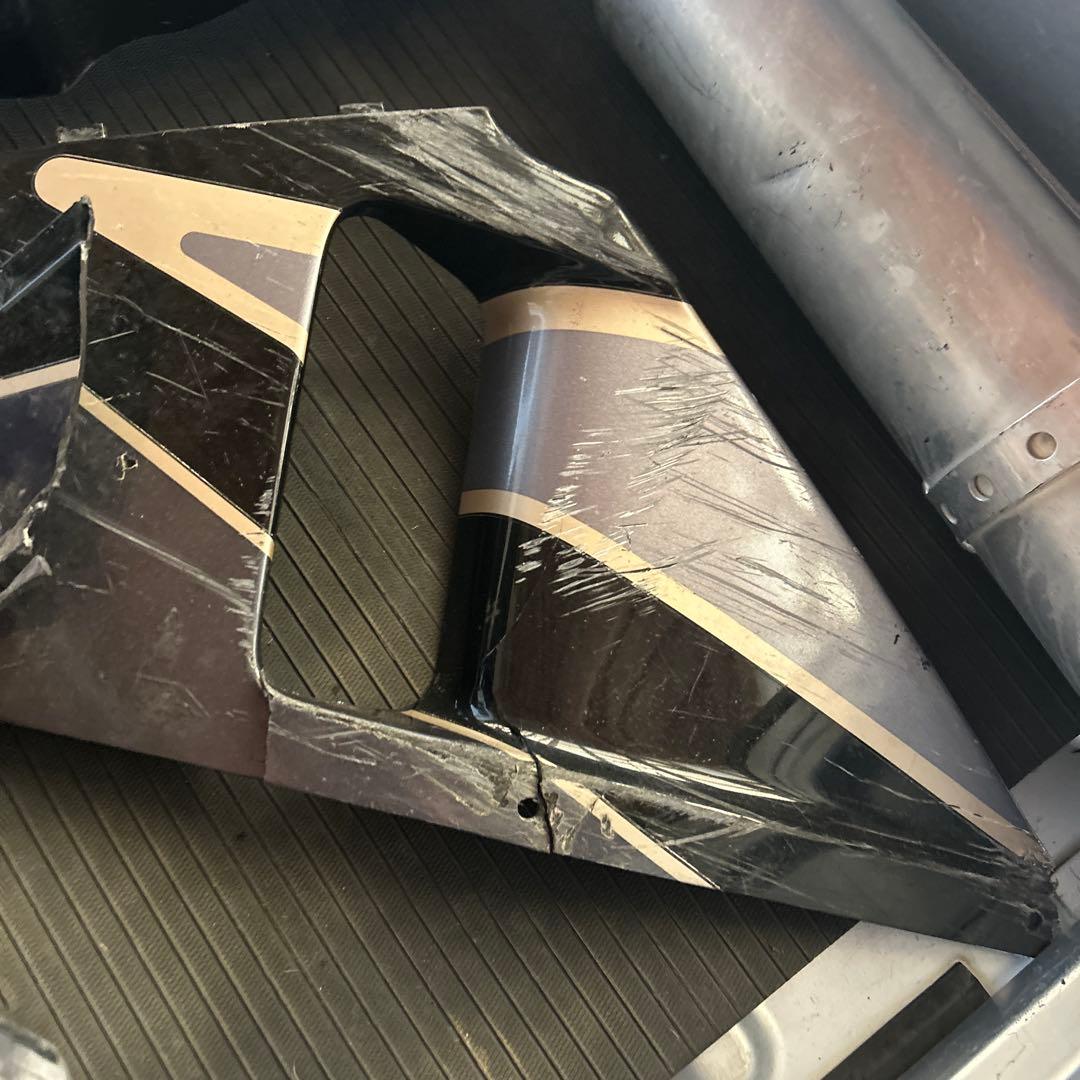 HONDA 外装パーツ 黒色 擦り傷あり