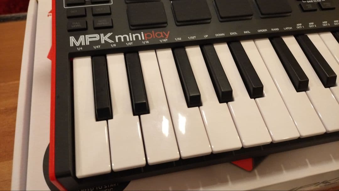 AKAI MPK mini play MK3 25鍵 MIDIキーボード