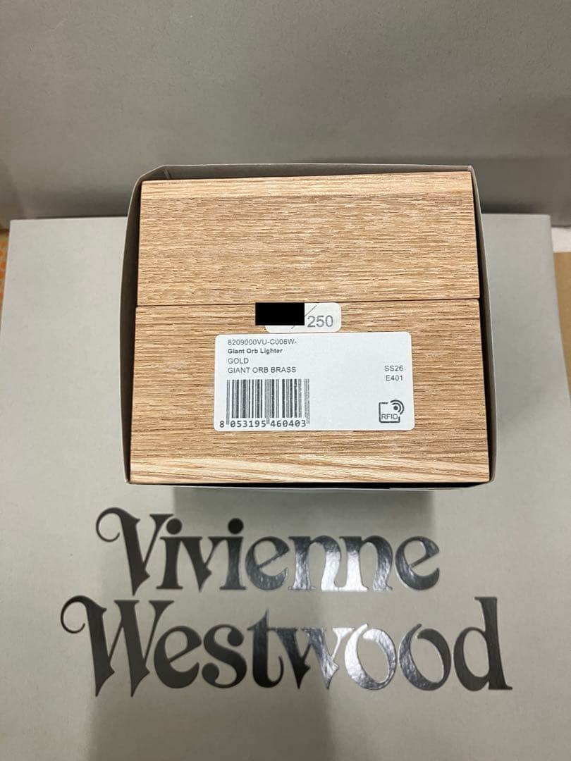 限定 Vivienne Westwood Giant Orb Lighter