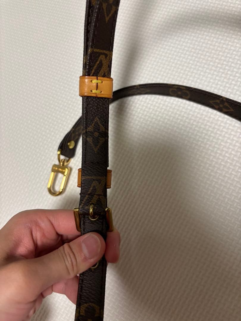 12／26日まで　Louis Vuitton モノグラム レザー ストラップ