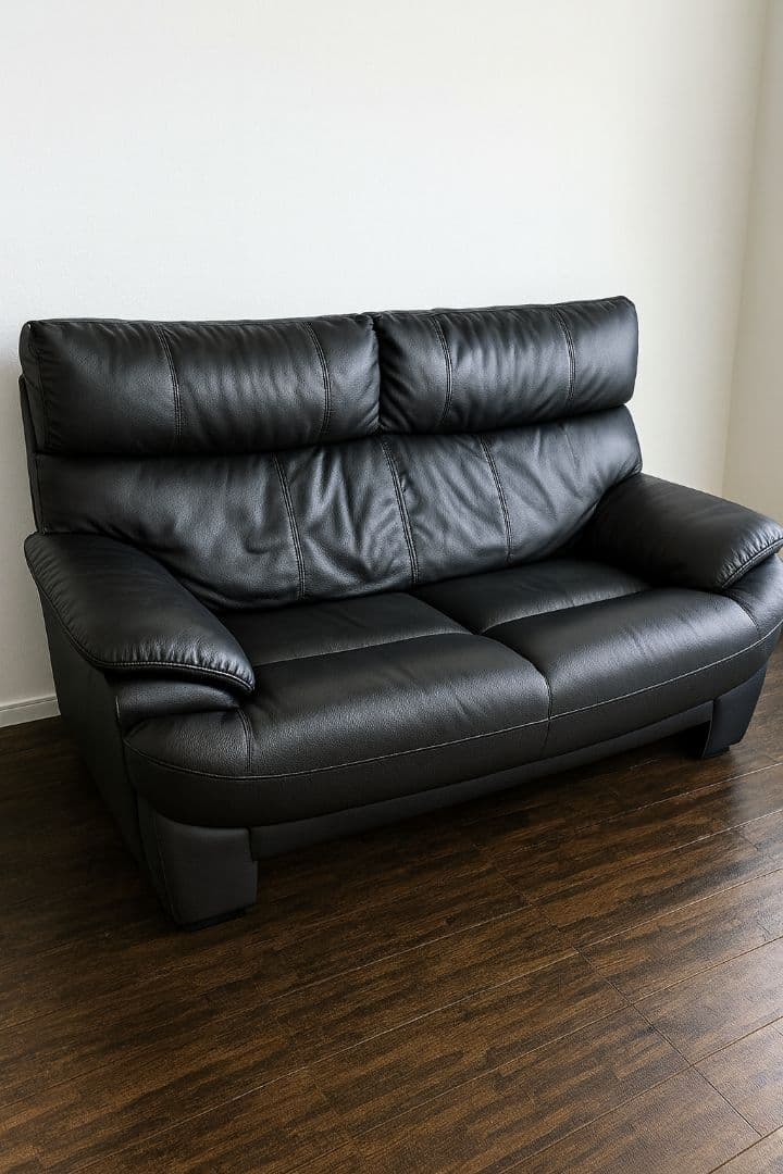 【かねたや】【19日まで値下げ】高級感あふれる本革2人掛けソファ