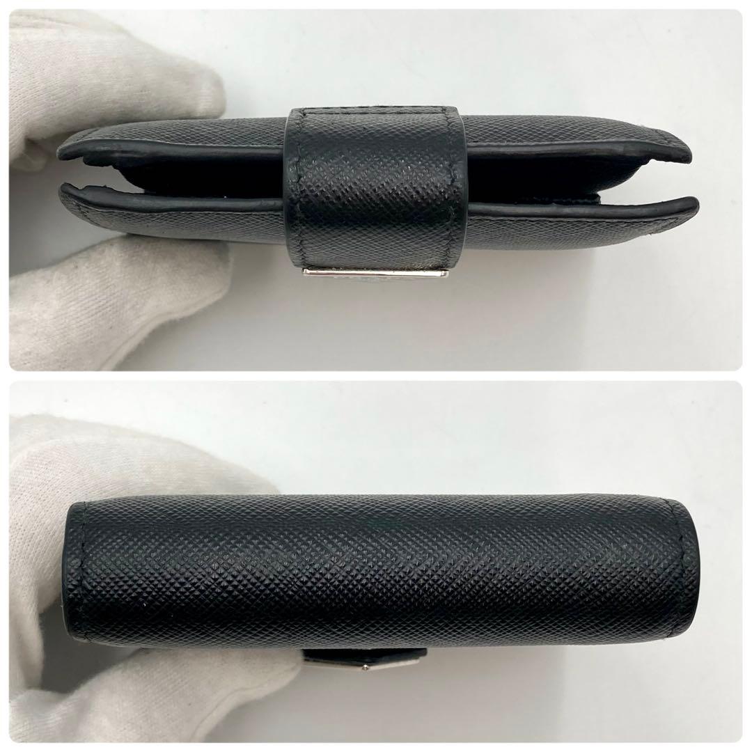 チェリ♡*⇝✨ PRADA サフィアーノタブ 二つ折り財布 黒 三角ロゴ