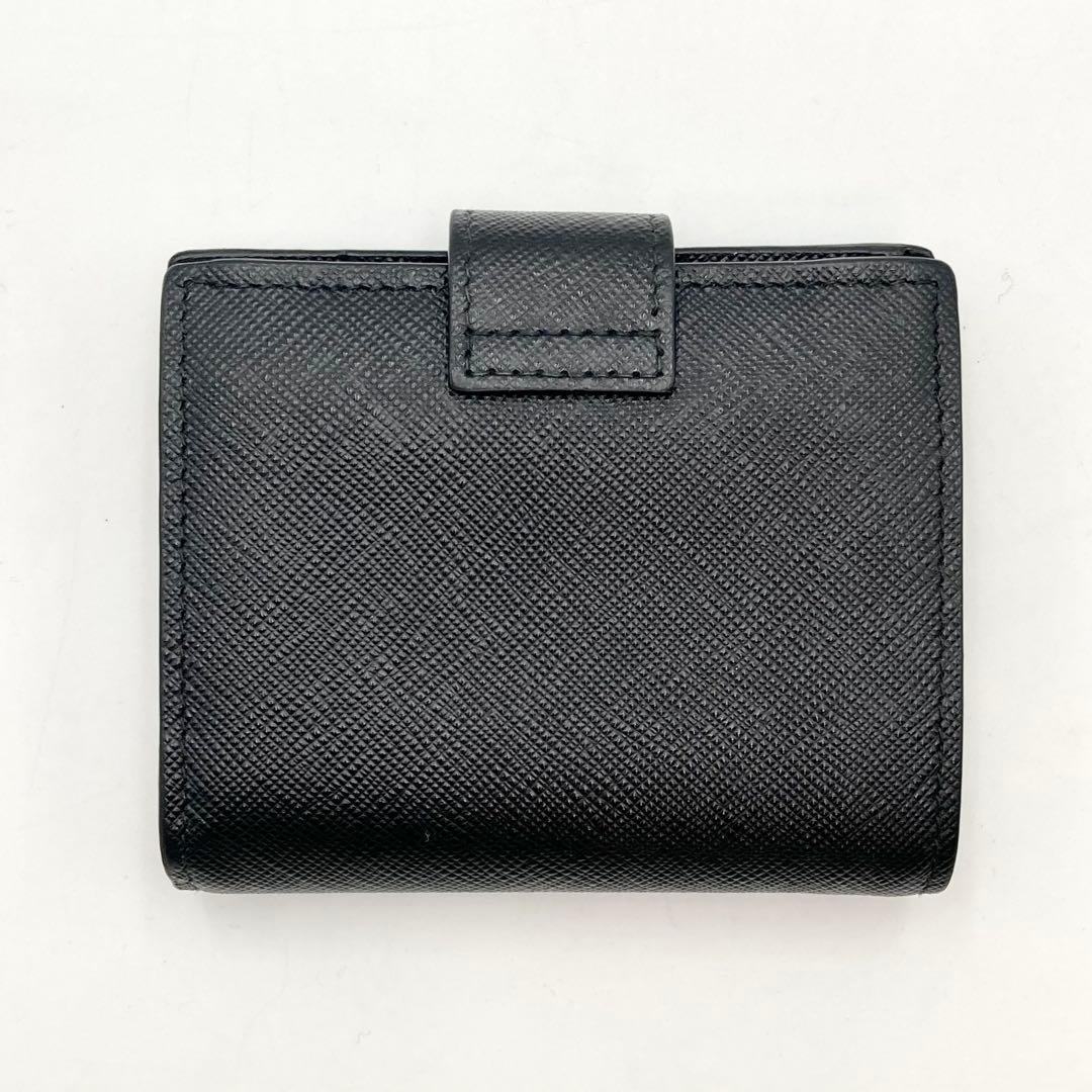 チェリ♡*⇝✨ PRADA サフィアーノタブ 二つ折り財布 黒 三角ロゴ