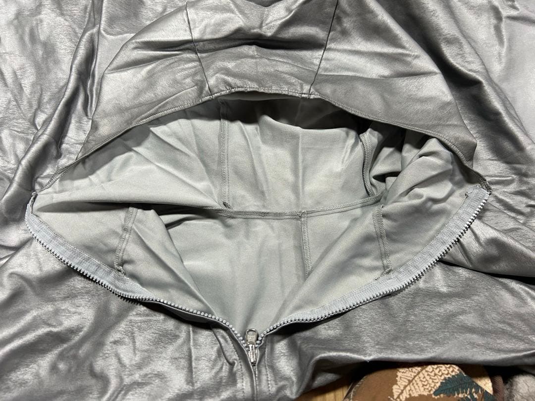 チ*う様 ヨサYOSA チタンエッジケープ　保温　防災にも！