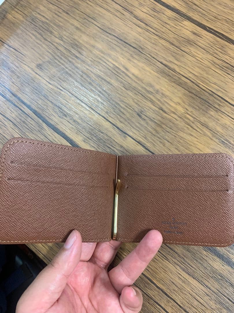 ほぼ新品、未使用　Louis Vuitton モノグラム マネークリップ