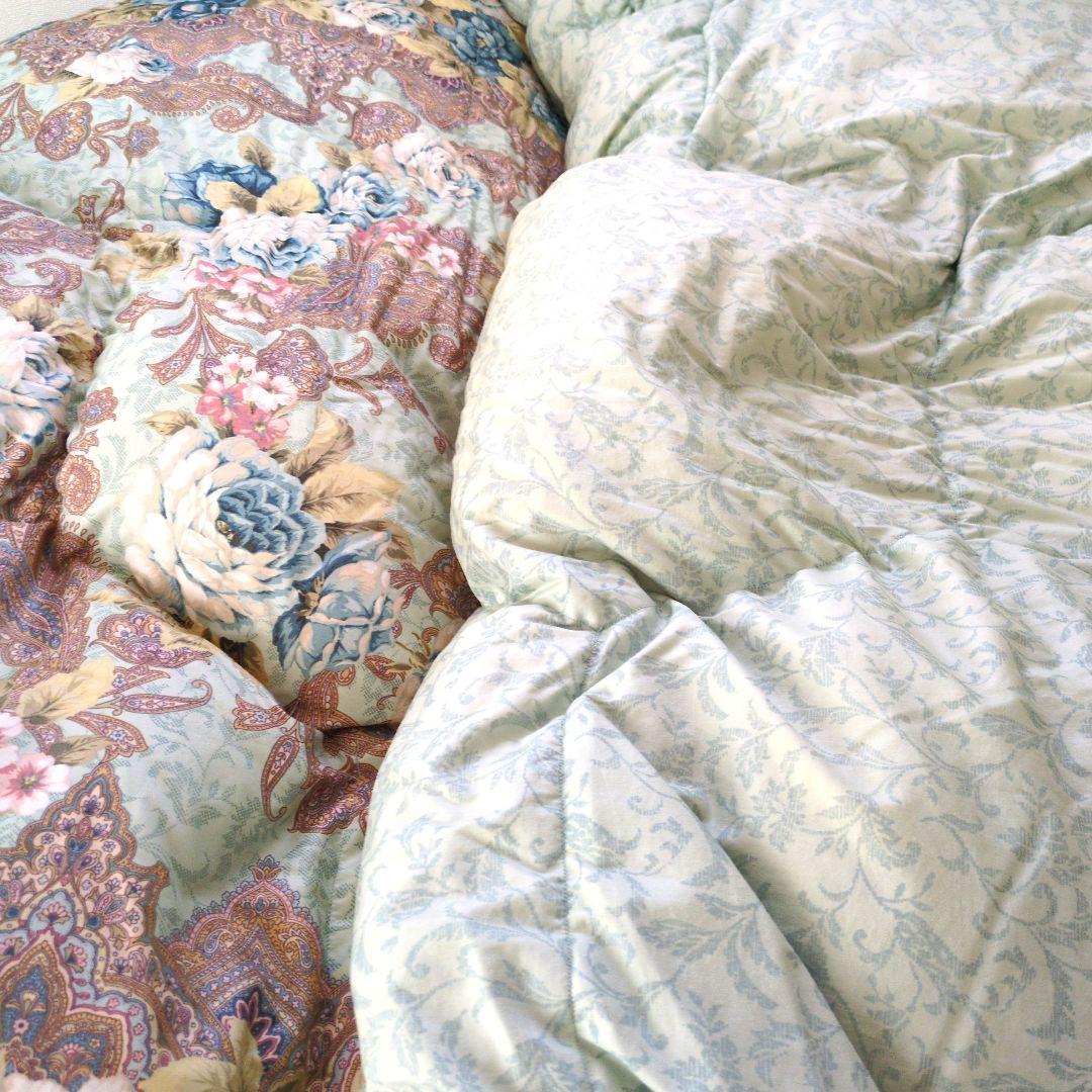 期間限定格安出品　羽毛掛け布団　 150cm x 210cm