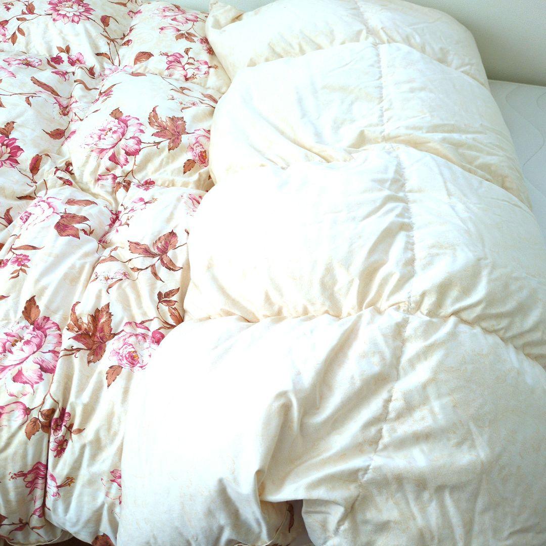 期間限定格安出品　羽毛掛け布団　 150cm x 210cm