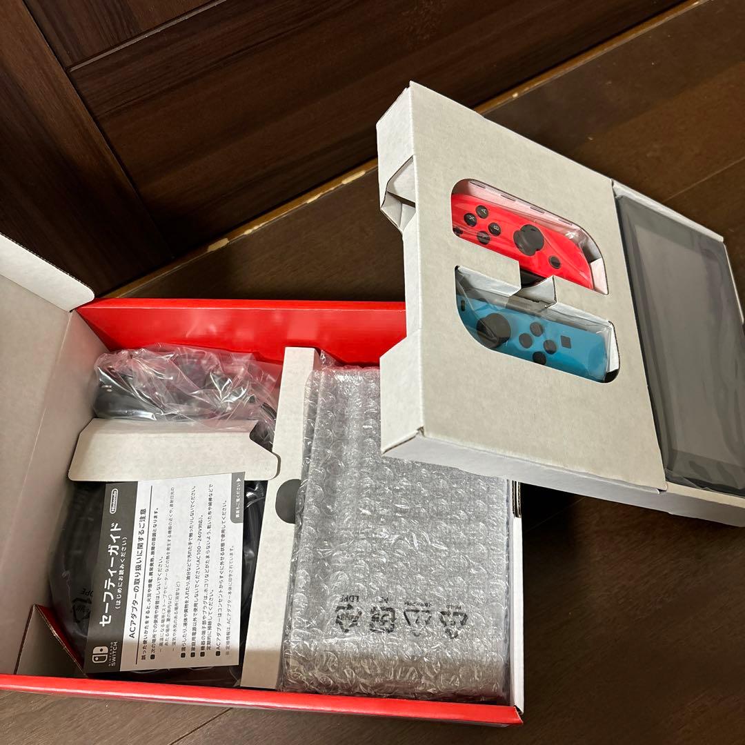 Nintendo Switchネオンブルー・ネオンレッド　新品未使用