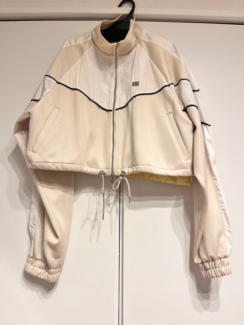 メゾンスペシャル　クロップドトラックジャケット　ホワイト